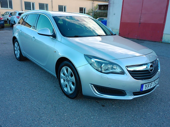 Opel Insignia 2 of 5