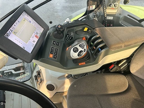 CLAAS Axion 850 Cebis 10 of 12