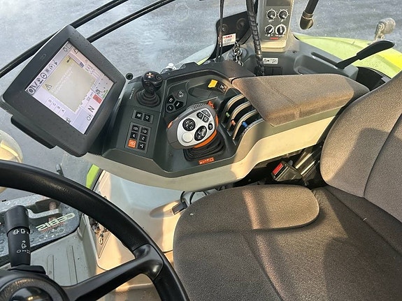 CLAAS Axion 850 Cebis 9 of 12