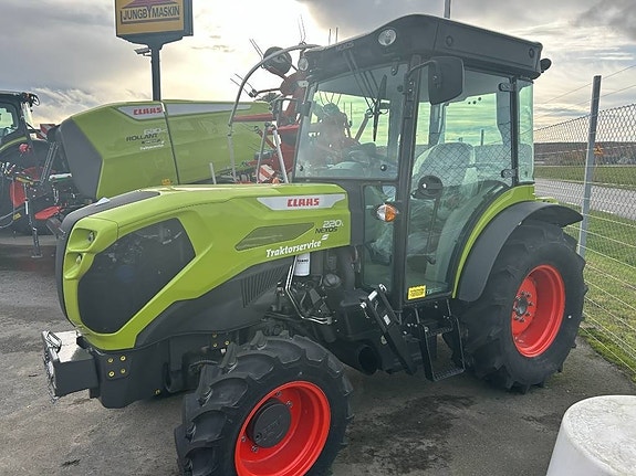 CLAAS Nexos 220 3 of 3