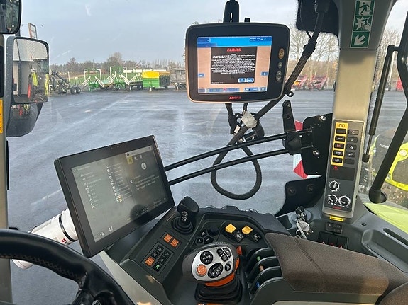 CLAAS Axion 870 Cmatic 10 of 12