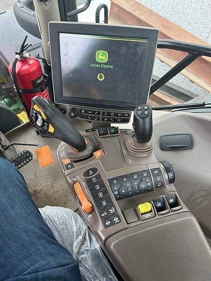 John Deere 6215 R 6 of 6