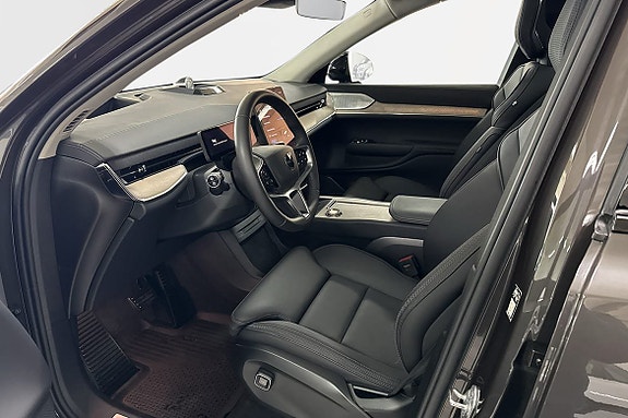 Volvo EX90 4 of 5