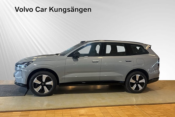 Volvo EX90 3 of 21