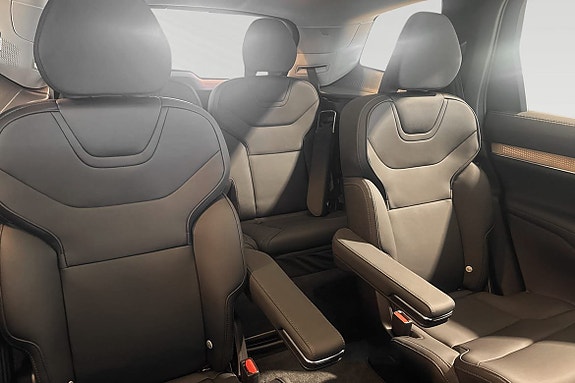 Volvo EX90 11 of 21