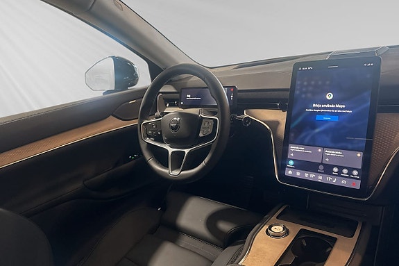 Volvo EX90 10 of 21