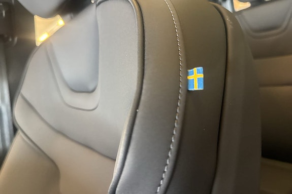 Volvo EX90 16 of 21