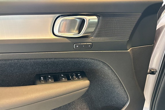 Volvo XC40 13 of 20
