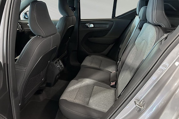 Volvo XC40 8 of 20