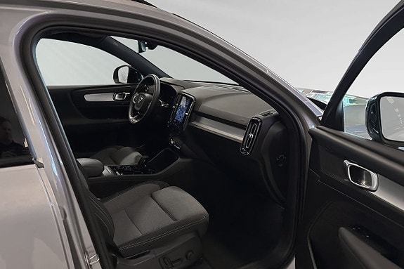 Volvo XC40 10 of 20