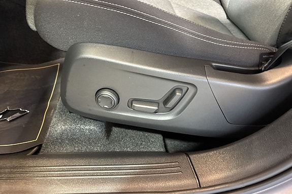 Volvo XC40 14 of 20