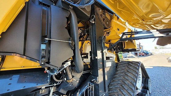 New Holland CR10.90 SmartTrax TG 4WD 21 of 24