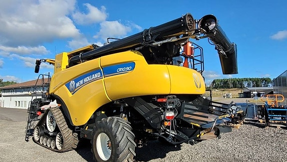 New Holland CR10.90 SmartTrax TG 4WD 2 of 5