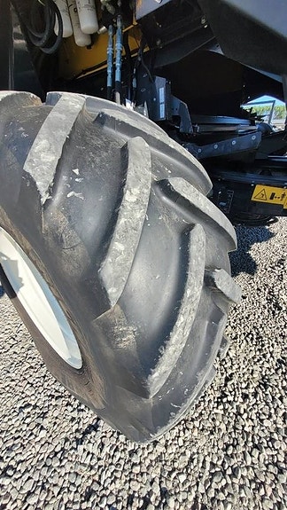 New Holland CR10.90 SmartTrax TG 4WD 14 of 24