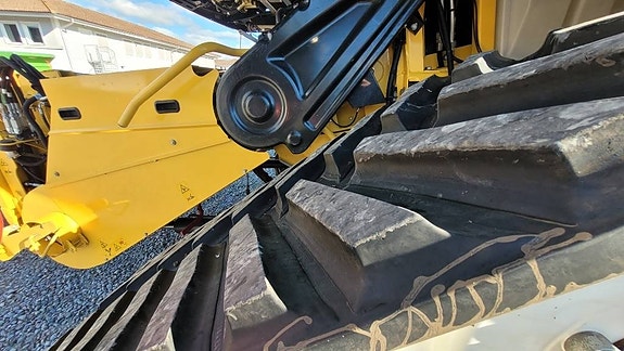 New Holland CR10.90 SmartTrax TG 4WD 13 of 24