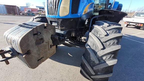 New Holland TS 135A EC 15 of 18