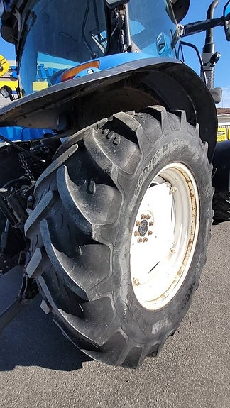 New Holland TS 135A EC 8 of 18