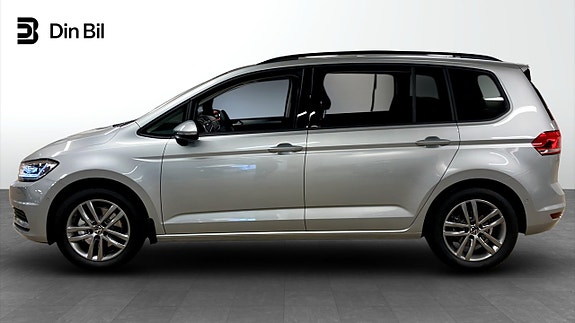 Volkswagen Touran 2 of 5