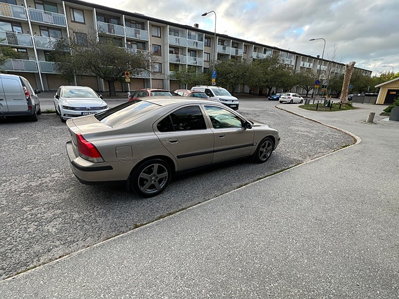 Volvo S60 3 of 5