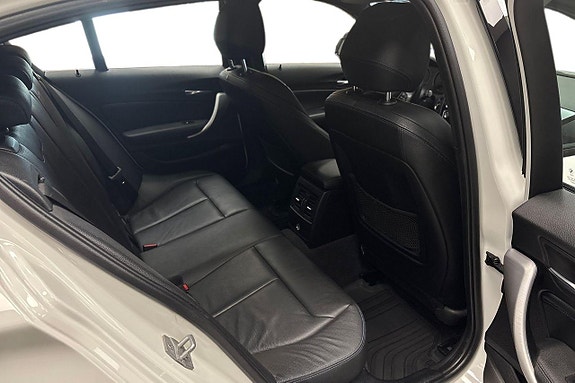 BMW 118d 14 of 16