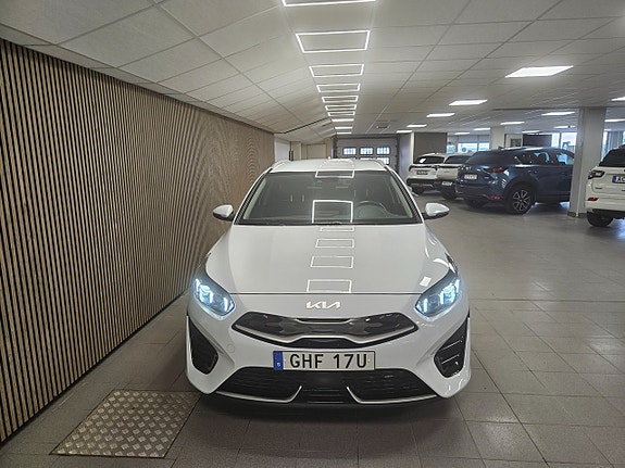Kia Ceed 2 of 5
