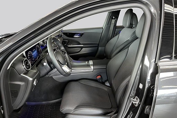 Mercedes-Benz C300 8 of 22