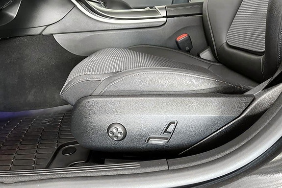 Mercedes-Benz C300 19 of 22
