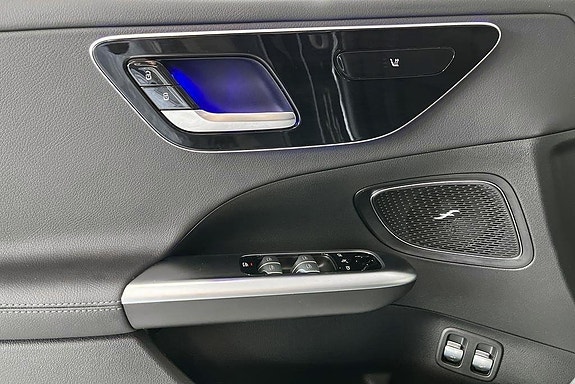 Mercedes-Benz C300 18 of 22