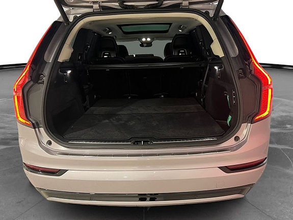 Volvo XC90 14 of 16