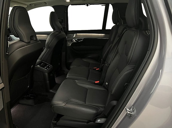 Volvo XC90 6 of 16