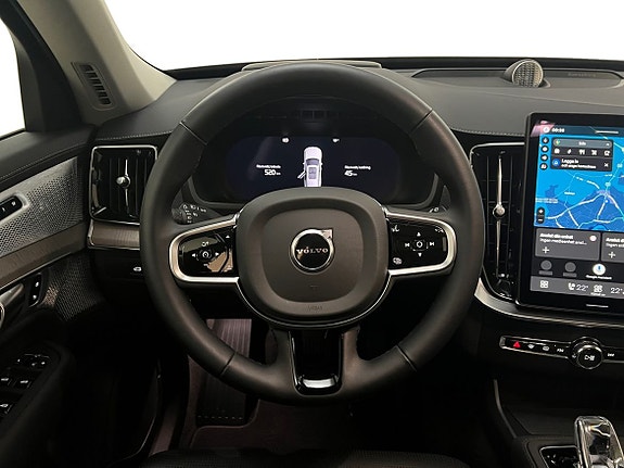 Volvo XC90 11 of 16