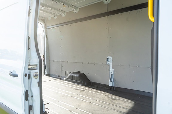 Ford Transit 15 of 25