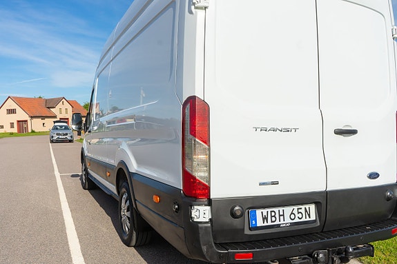 Ford Transit 9 of 25