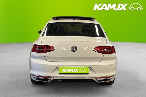 Volkswagen Passat 5 of 5
