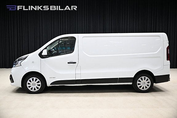 Nissan NV300 2 of 5