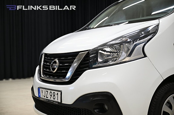 Nissan NV300 12 of 23