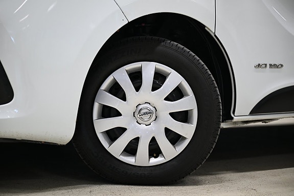 Nissan NV300 5 of 5