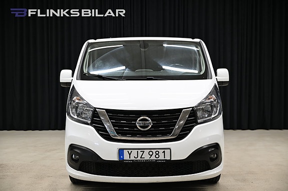 Nissan NV300 11 of 23