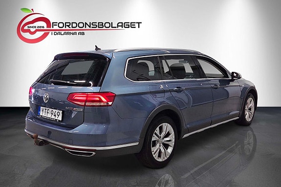 Volkswagen Passat Alltrack 4 of 5