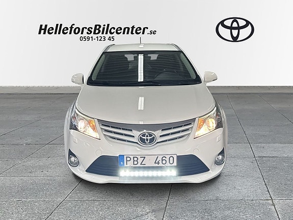 Toyota Avensis 5 of 5