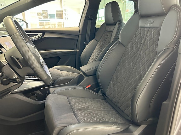Audi Q4 e-tron 9 of 22