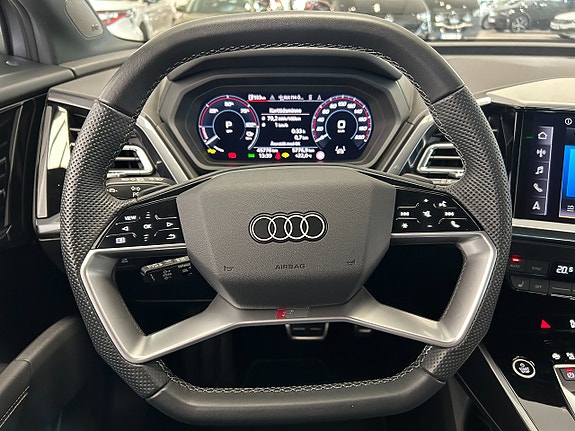 Audi Q4 e-tron 12 of 22