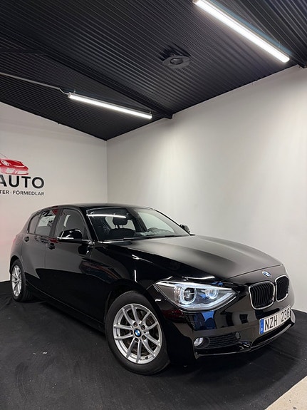 BMW 116i 3 of 5
