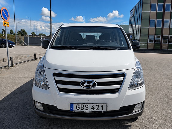 Hyundai H-1 5 of 5
