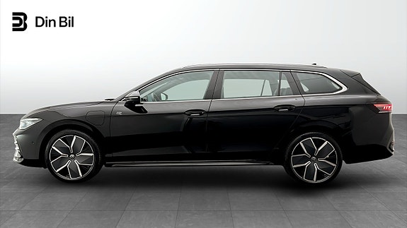 Volkswagen Passat 2 of 5