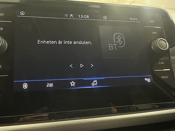 Volkswagen T-Roc 16 of 18