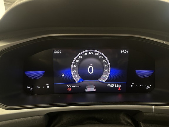 Volkswagen T-Roc 17 of 18