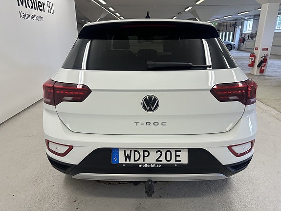 Volkswagen T-Roc 4 of 5