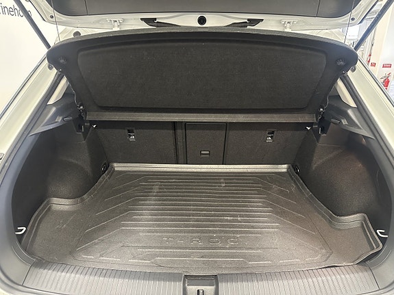 Volkswagen T-Roc 11 of 18