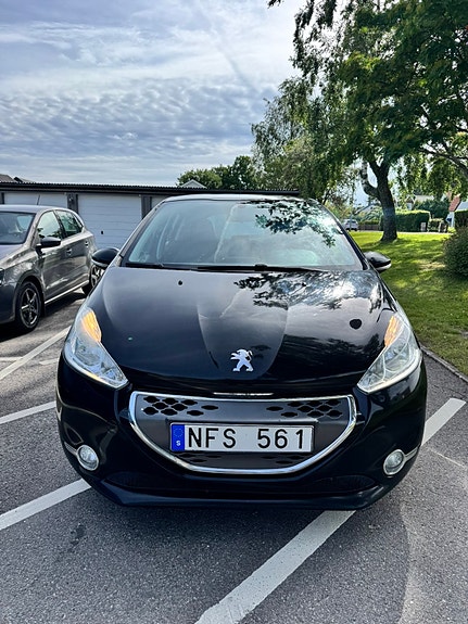 Peugeot 208 4 of 5